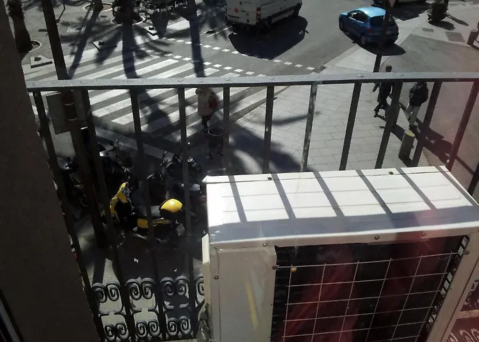 Nou Raval بيت ضيافة 3*