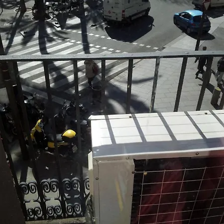 Nou Raval بيت ضيافة 3*